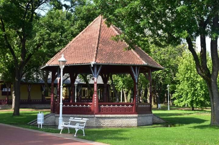 Vila Eden Palić מראה חיצוני תמונה